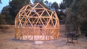 Kit de estructura con un faldón perimetral de 1m de un domo v3 de 5m de diámetro